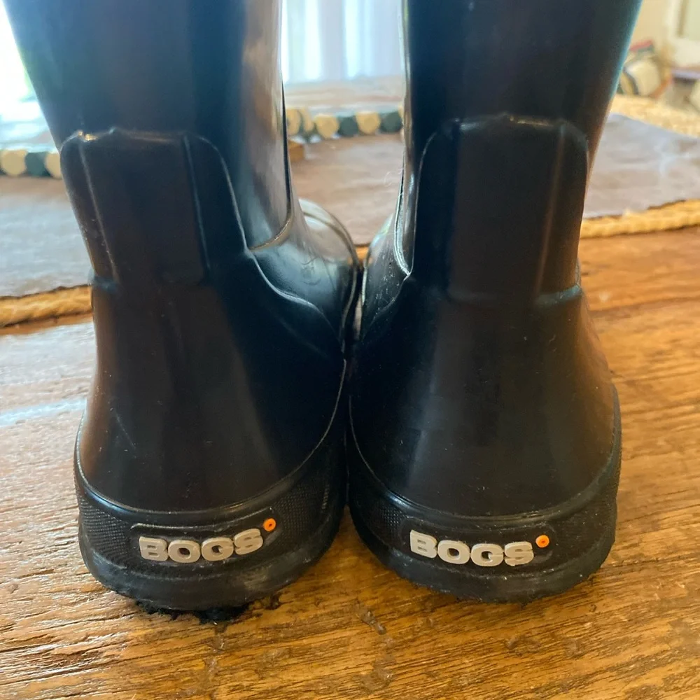 BOGS Youth Black Rubber all‎ Weather Boots. size 2
